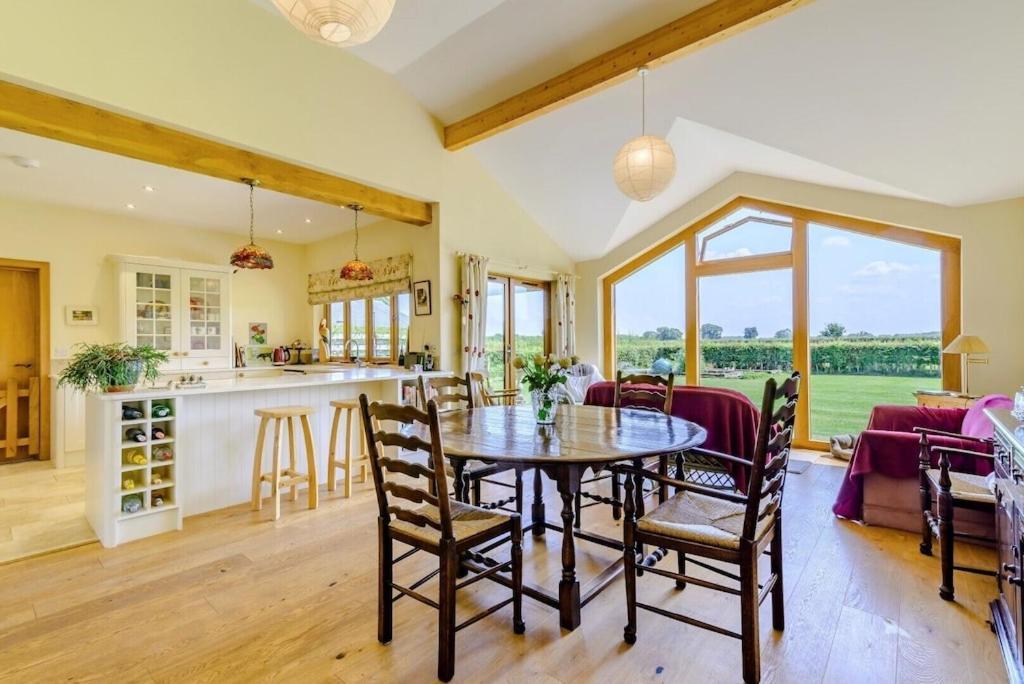 Peaceful Pretty Cottage With Fabulous Rural Views And Open Space. New Listing Bishop Monkton Bagian luar foto